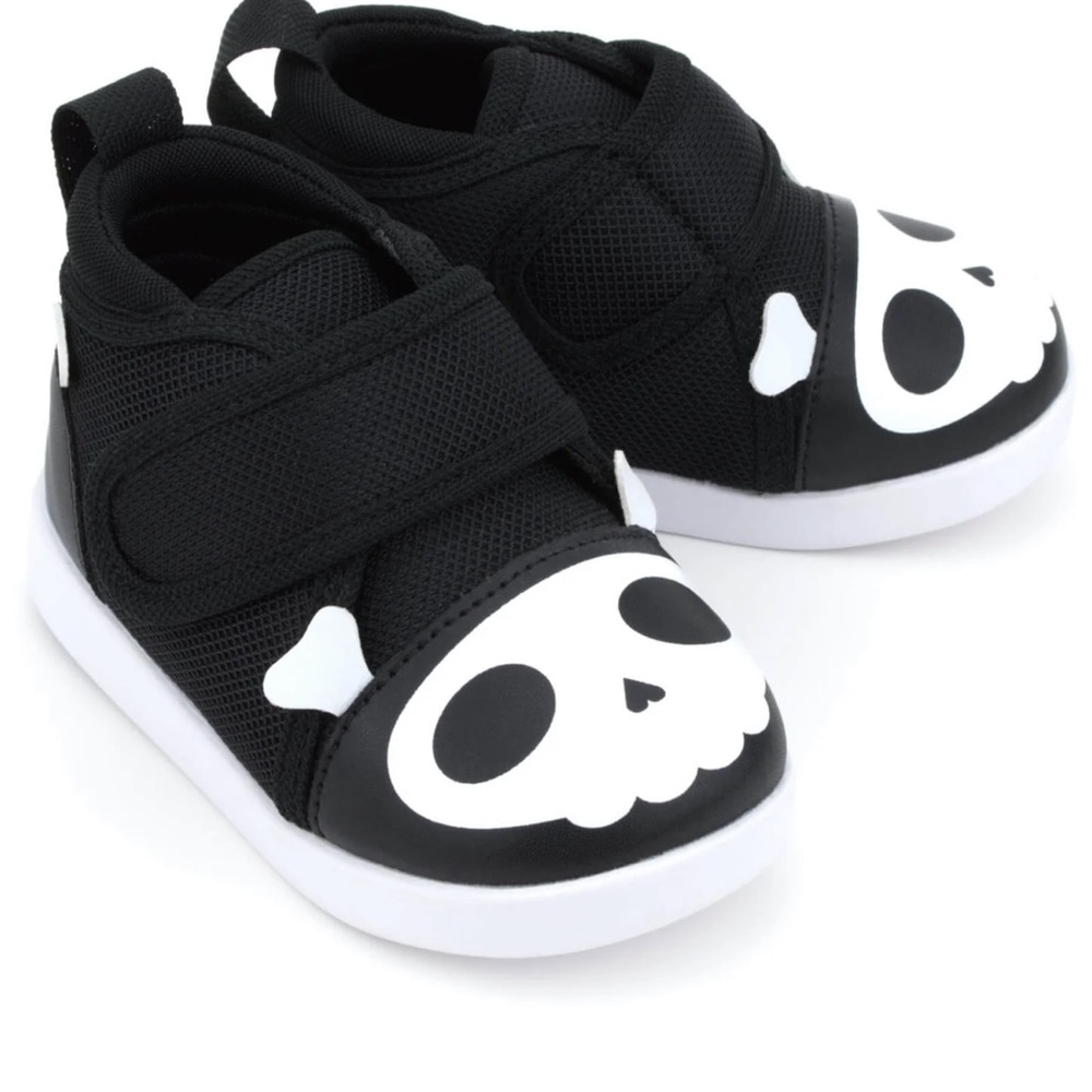 Skull & Crossbones Pirate Squeaky Toddler Shoes size 9 - Picture 5 of 6